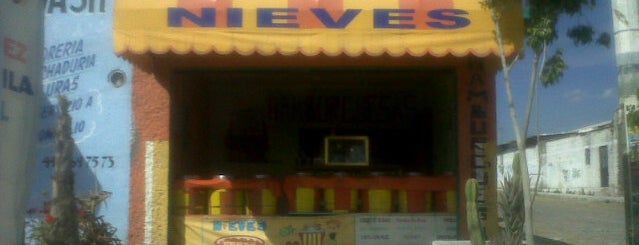 Helados y Nieves Ferss is one of Lugares favoritos de @lagartijilla83.