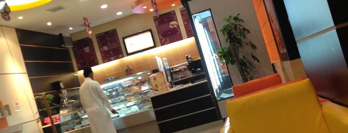 Dunkin Donuts is one of Lieux qui ont plu à Amal.