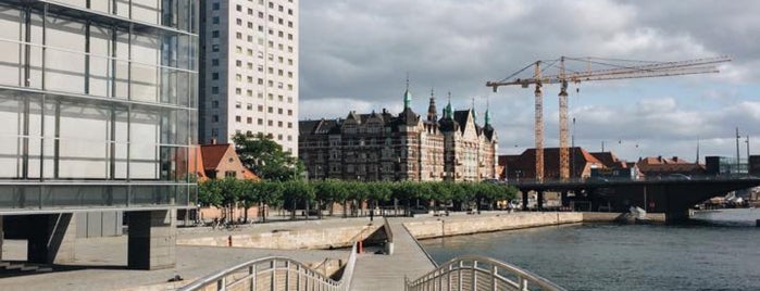 Copenhagen Marriott Hotel is one of Lugares favoritos de Mark.