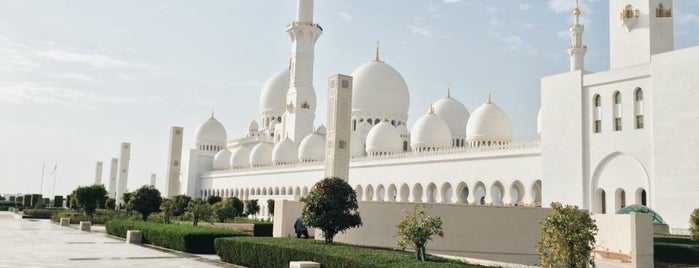 Sheikh Zayed Grand Mosque is one of Lugares favoritos de Mark.