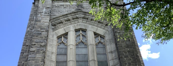 Eglise St-Dominique is one of Stéphan 님이 좋아한 장소.