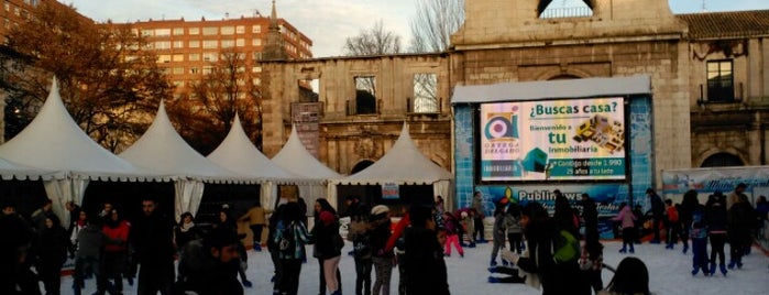 Plaza de San Juan is one of Tempat yang Disukai Endika.