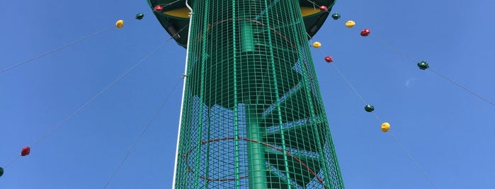 Sooner Park Play Tower is one of Locais curtidos por Michael.