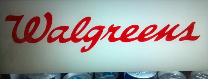 Walgreens is one of Lugares favoritos de Kris.