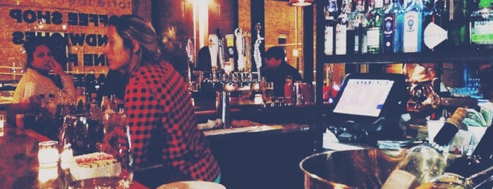 Fabbrica Restaurant & Bar is one of Posti che sono piaciuti a Jared.