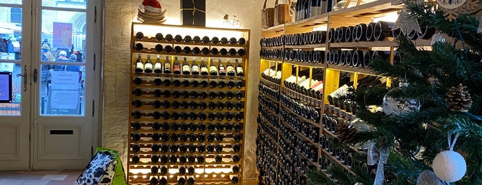 Maison des vins de Bourgueil is one of Tempat yang Disukai Mariam.