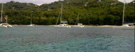 Princess Margaret Beach is one of Grenadînes.