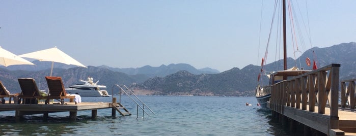 Zeytin Plajı is one of Locais curtidos por Esin.
