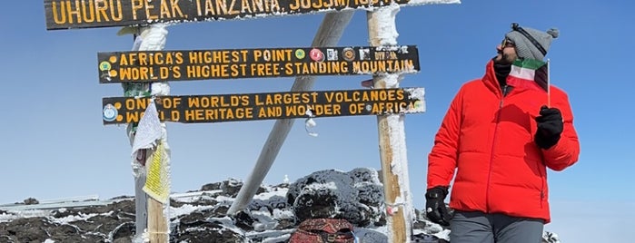 Uhuru Peak (5895m) is one of Bucket List.