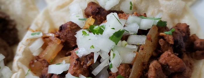 Adobo Taco Grill is one of Locais curtidos por Jamie.