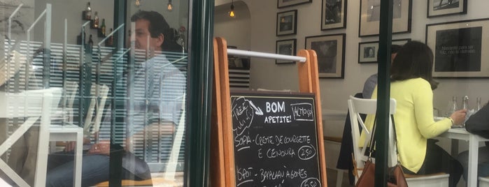 Spotlight Restaurante Bar is one of Madeira.