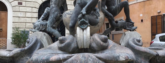 Fontana delle Tartarughe is one of Fabio'nun Beğendiği Mekanlar.