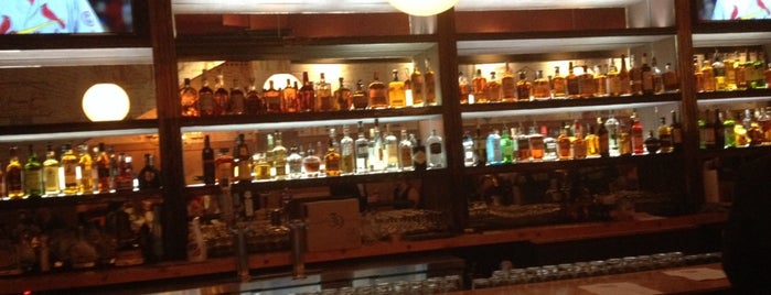 Bourbon & Baker is one of สถานที่ที่ Vitamin Yi ถูกใจ.