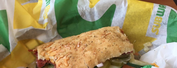 subway is one of Enrique’s Liked Places.