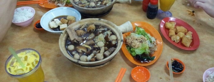 Wo Lai Yeh Cafe (我来也茶餐室) is one of Penang To-Do.