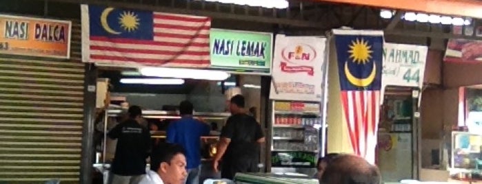 Nasi Lemak NZ Kak Inah is one of makan.