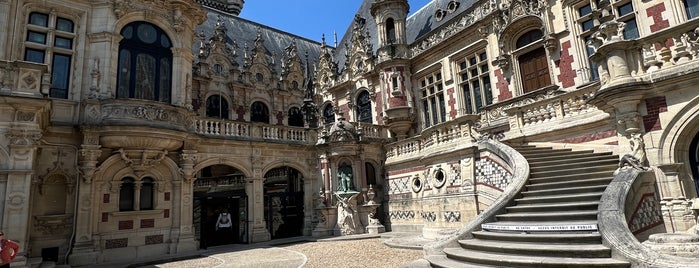 Palais Bénédictine is one of สถานที่ที่บันทึกไว้ของ AP.