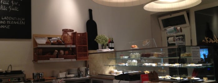 Patisserie Café Dukatz is one of Coffee To Go's Muc - umweltbewusst mit Pfandsystem.