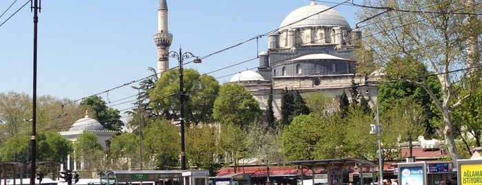 Beyazıt - Kapalıçarşı Tramvay Durağı is one of İstanbul 9.