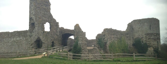 Pevensey Castle is one of Lugares favoritos de Puppala.