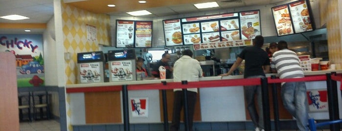 Kentucky Fried Chicken KFC is one of Tempat yang Disukai Claudia.