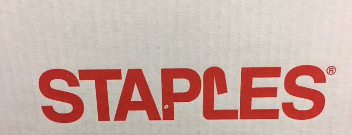 Staples is one of Orte, die Arnaldo gefallen.