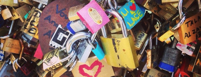 Pont des Arts is one of Love Locks Locations.