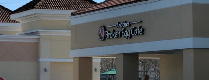 Another Broken Egg Cafe is one of Lugares favoritos de Justin.
