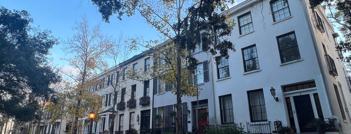 Monterey Square is one of Savannah.