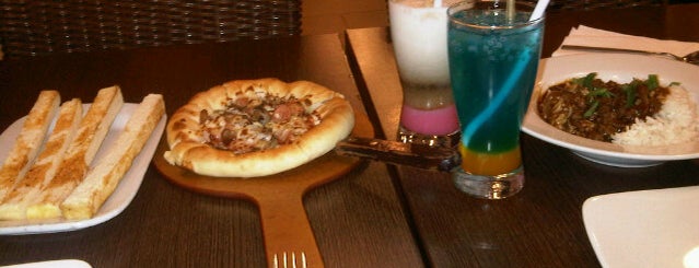 Pizza hut benhil is one of pizza lokal.