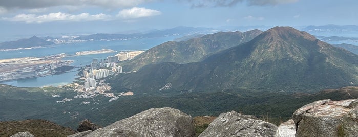 Lantau Peak is one of 行きたい所.