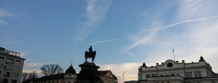 пл. Народно събрание (Narodno sabranie Sq.) is one of Plazas.