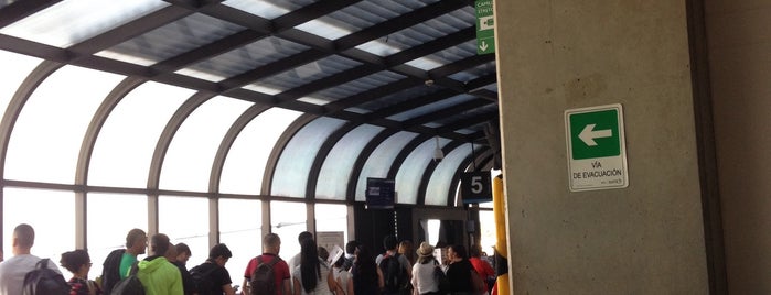 Gate 5 is one of Aeroportos.