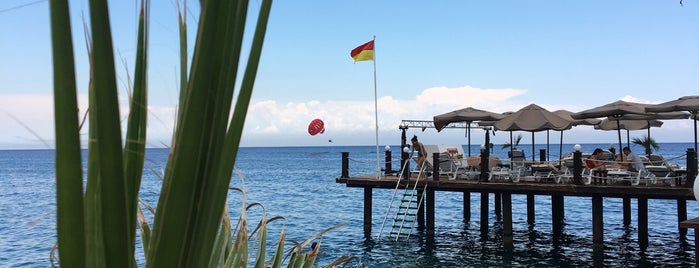 Alkoçlar Beach is one of Posti che sono piaciuti a FATOŞ.