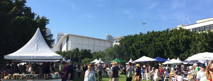 Pyrmont Growers Market is one of Go Here Now!.