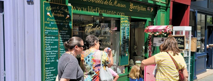 L'ile Flottante is one of Updated Paris.