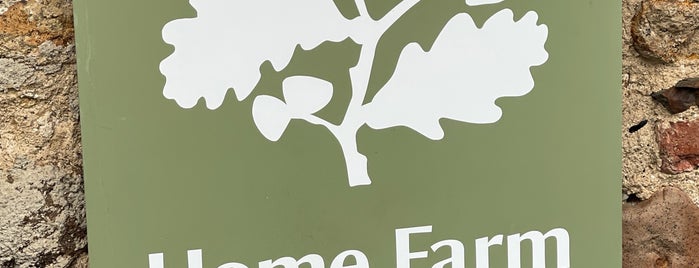 Home Farm Café is one of Tristanさんのお気に入りスポット.