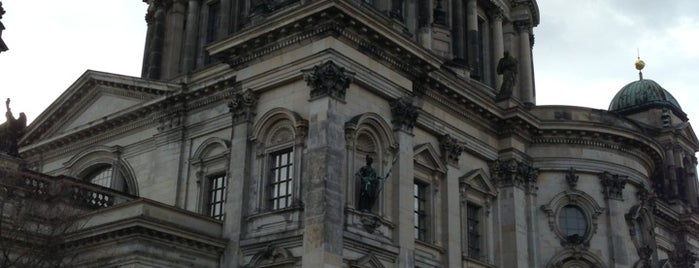 Berlin Katedrali is one of Sightseer program for Berlin.