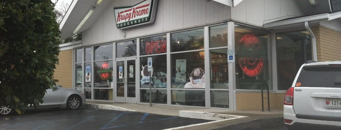Krispy Kreme Doughnuts is one of Lugares guardados de Krispy Kreme Doughnuts.