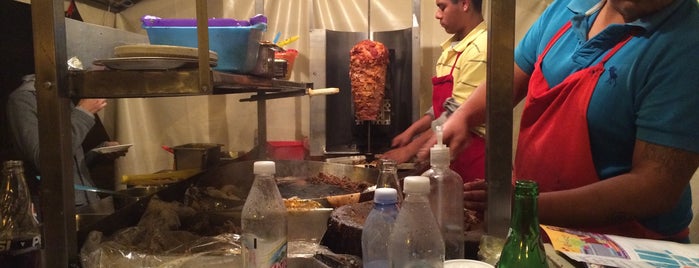 Tacos de San Francisco is one of Tempat yang Disimpan Jiordana.
