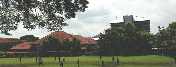 Lapangan Sepak Bola SMA Negeri 1 Semarang is one of SMA 1 Semarang.