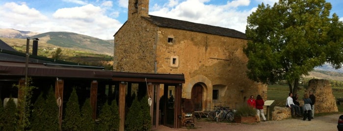 Ermitatge de Quadres is one of A comer y a beber.