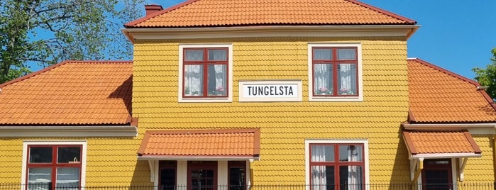 Tungelsta (J) is one of SE - Sthlm - Pendeltåg.