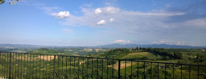 Le Vecchie Mura is one of San Gimignano.