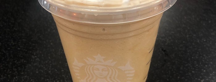 Starbucks is one of Lugares favoritos de Trish.