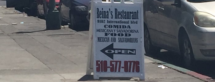 Reina's Restaurant is one of Locais curtidos por Gilda.