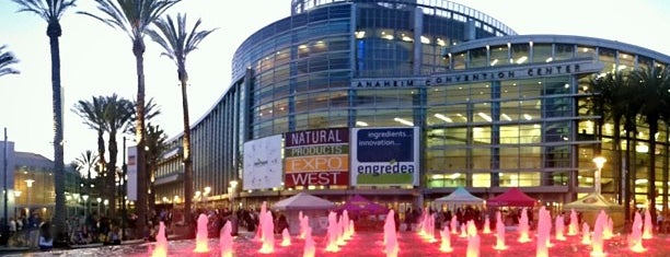 Anaheim Convention Center is one of Lugares favoritos de Nicole.