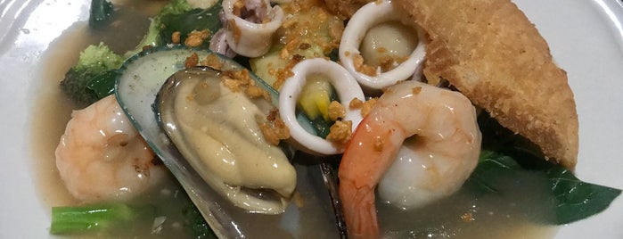 Sila Thai Restaurant is one of Alfredoさんのお気に入りスポット.