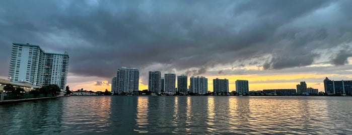 Winston Towers is one of Miami.