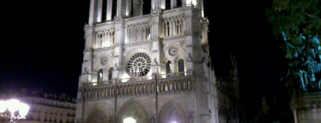Notre Dame Katedrali is one of Paris Places To Visit.